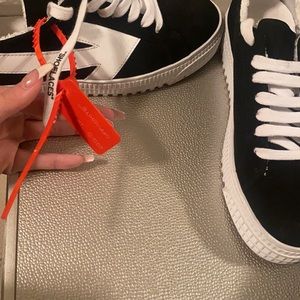 Off white womens size 8-8.5 sneakers